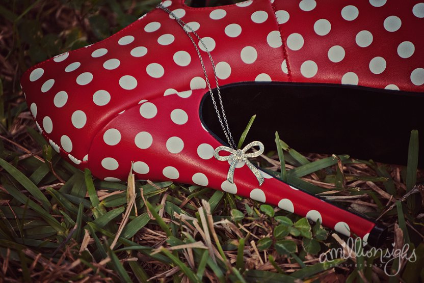 red-white-polka-dot-heels_0003.jpg