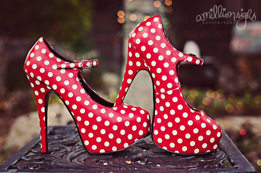 red-white-polka-dot-heels_0009.jpg
