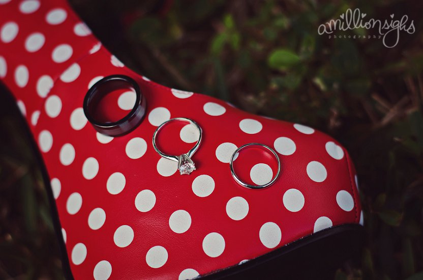red-white-polka-dot-heels_0011.jpg