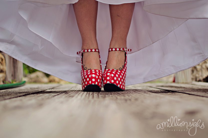 red-white-polka-dot-heels_0012.jpg
